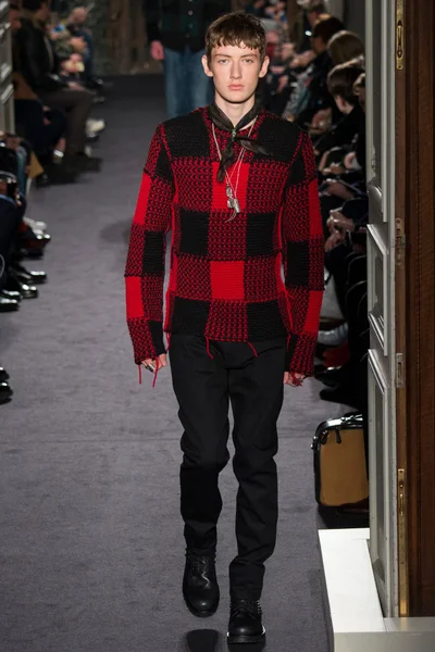 Look 76